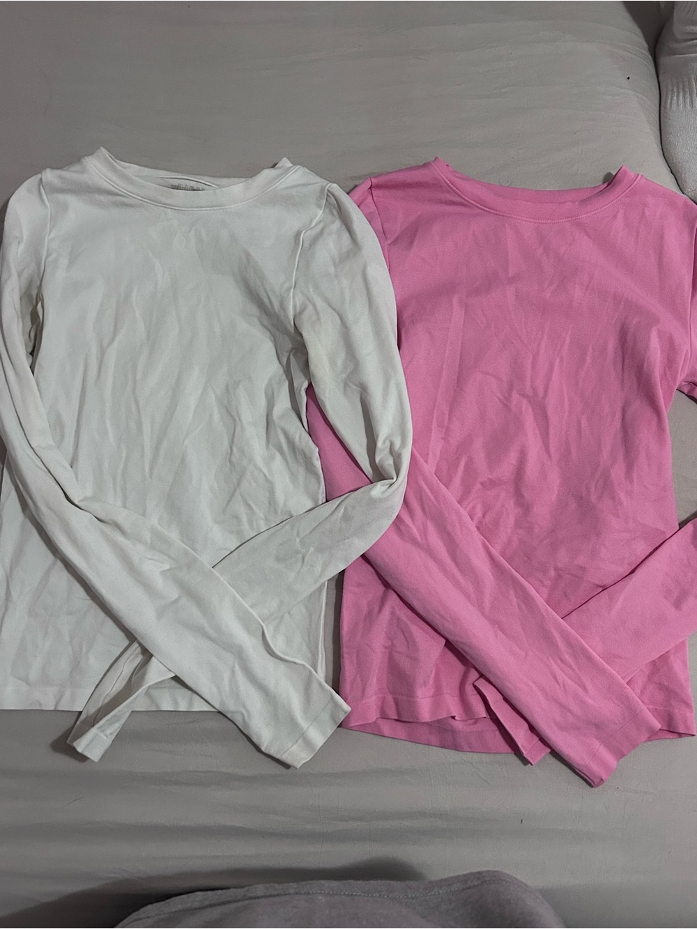 wild fable Long Sleeve Crewneck Top in White and Pink